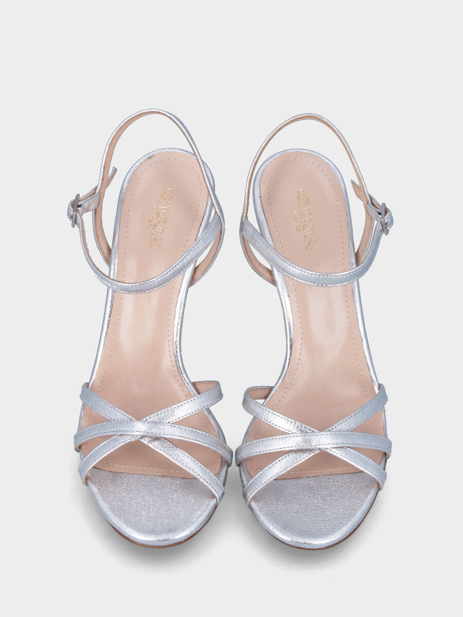 Sandalo grigio in pelle con incrocio di listini