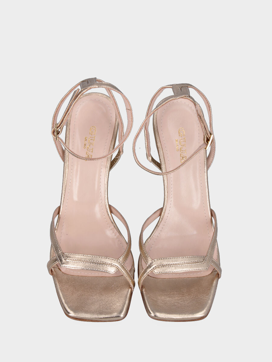 Goldfarbenes laminiertes Sandalen mit Riemchen