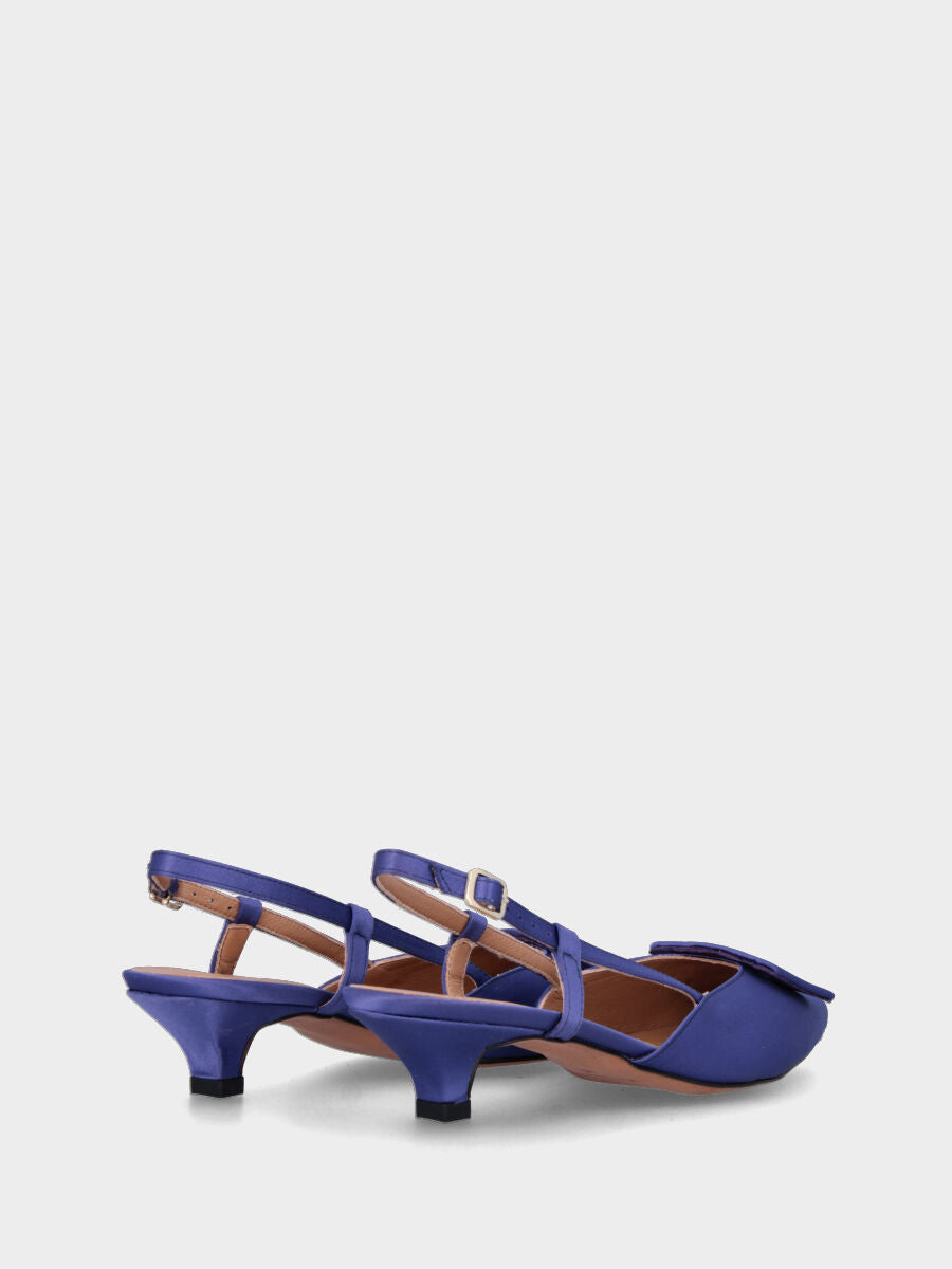 Décolleté slingback viola in tessuto con accessorio geometrico