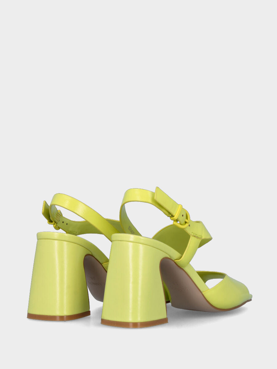 Sandalo con tacco giallo lemon in pelle con fascia a sbieco