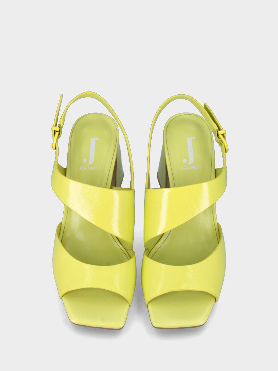 Sandalo con tacco giallo lemon in pelle con fascia a sbieco