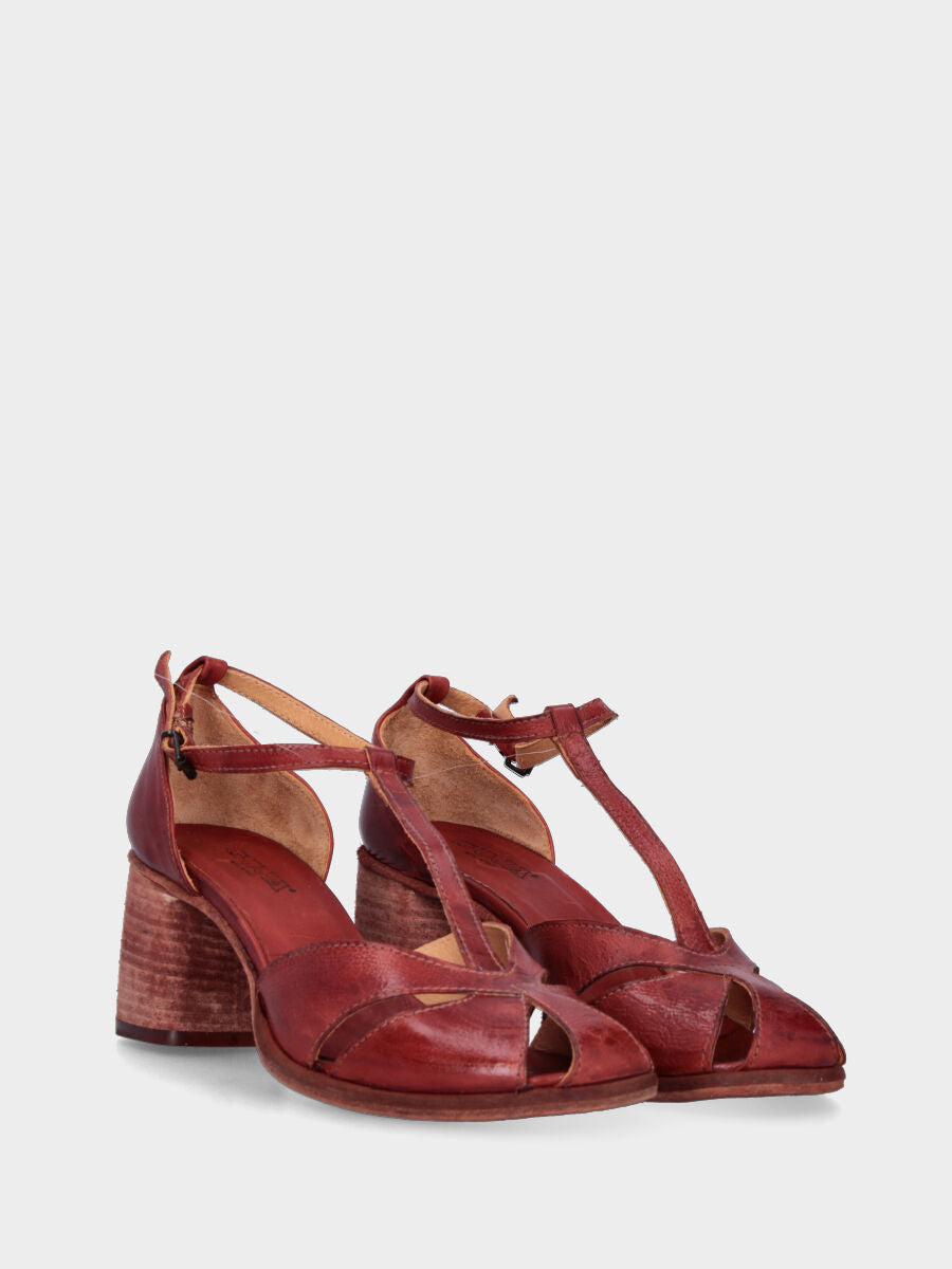 Sandalo rosso mattone in pelle con tomaia a spicchi