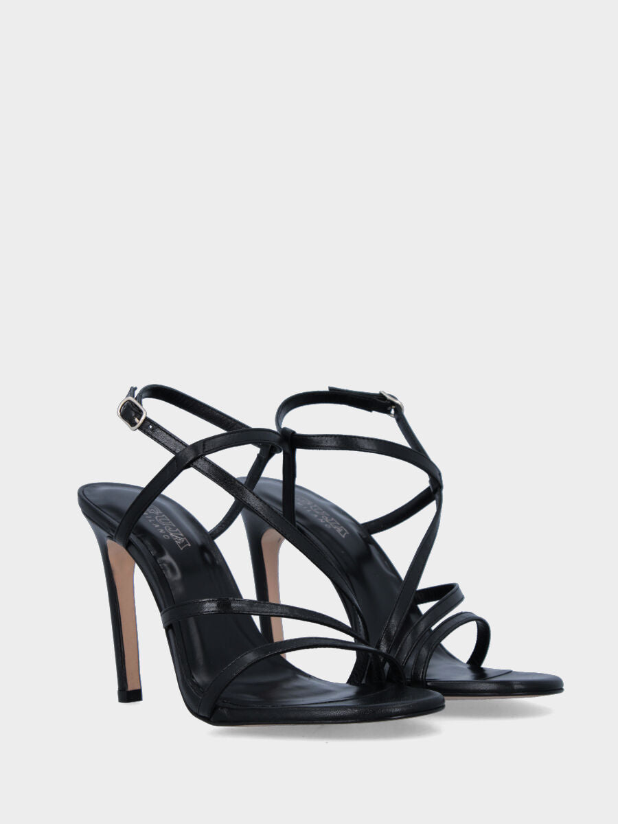 Sandalo nero in pelle con listini e tacco a stiletto