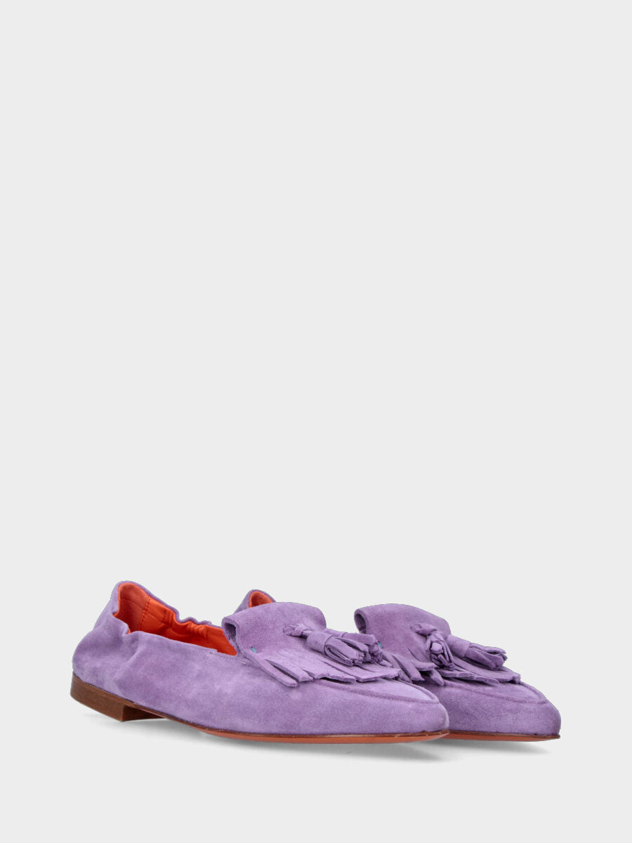 Lilac leather moccasin with fringes and tassels on the toe and elastic at the heel