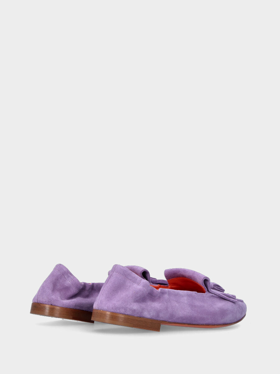 Lilac leather moccasin with fringes and tassels on the toe and elastic at the heel