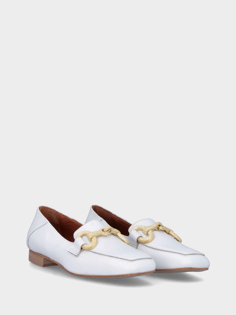 Ivory leather moccasin with gold bit