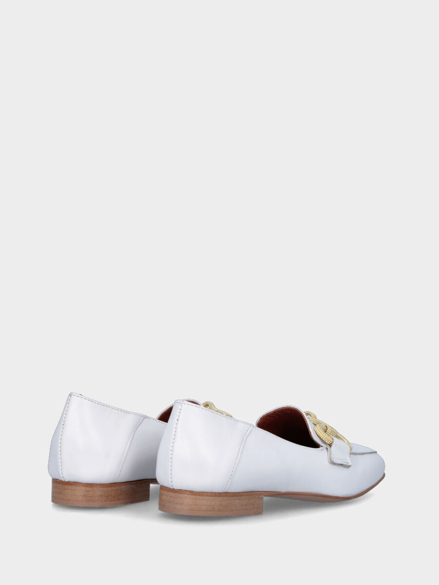 Ivory leather moccasin with gold bit