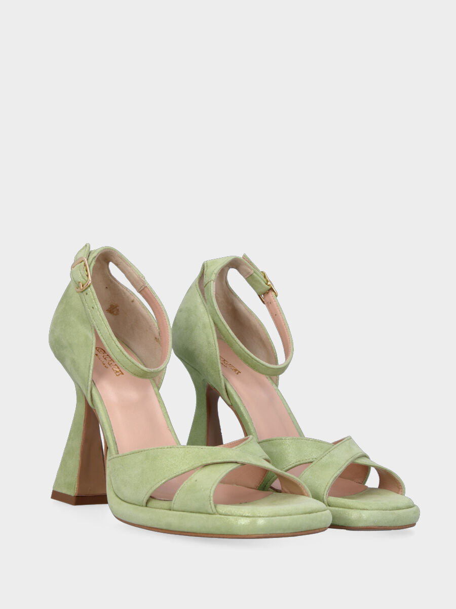 Sandale verte en cuir pailleté à brides croisées