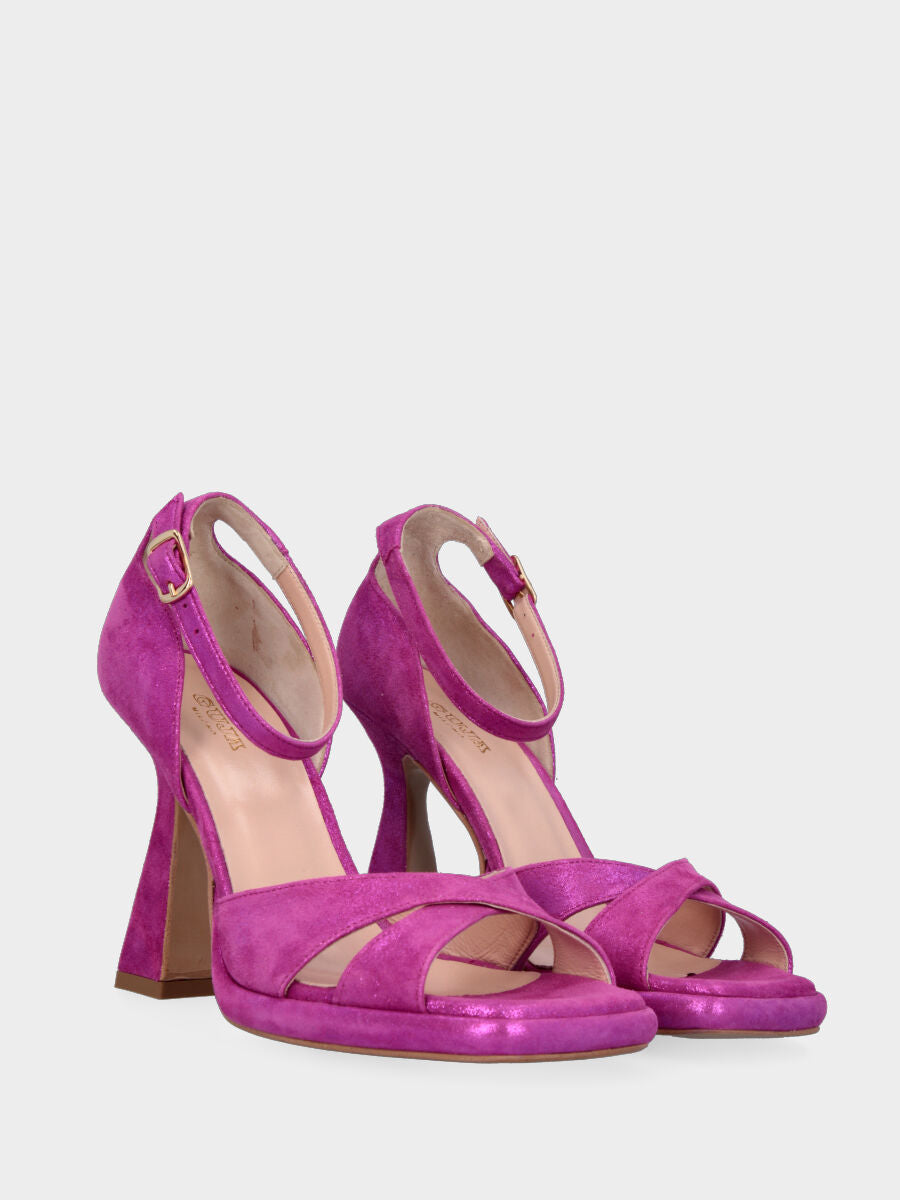Sandale fuchsia en cuir pailleté à brides croisées
