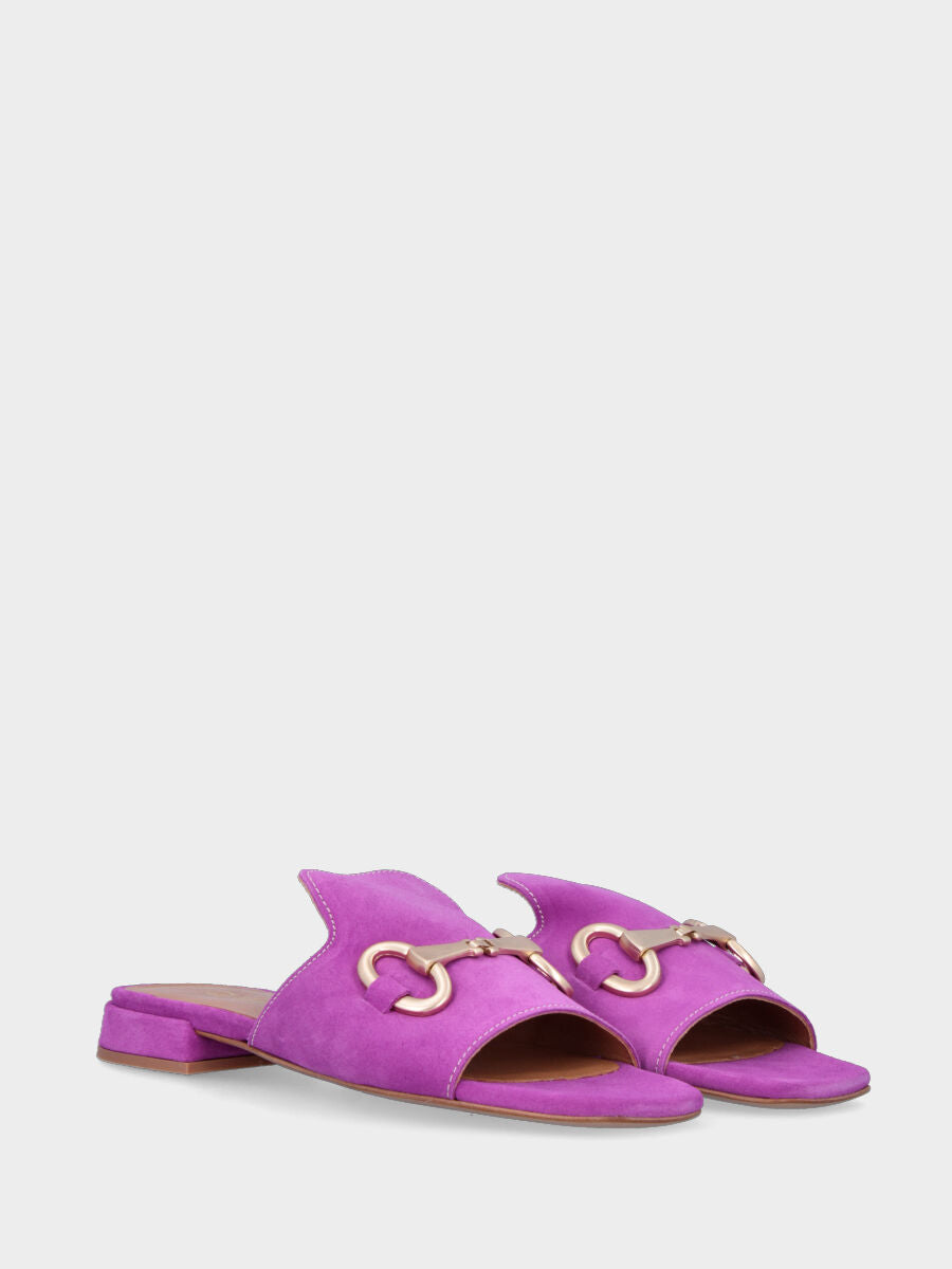 Ciabattina violette en cuir avec morsetto métallique