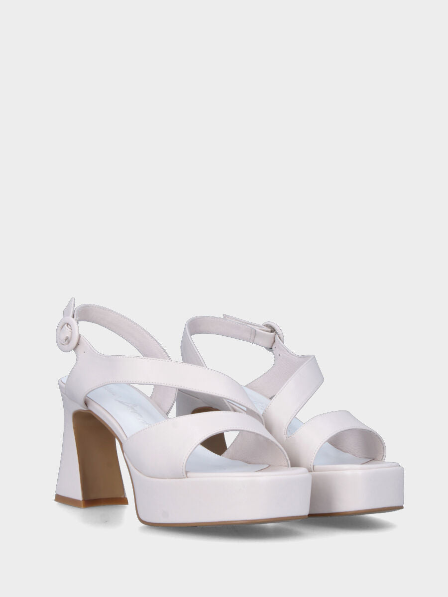 Sandalo avorio in pelle con fascia