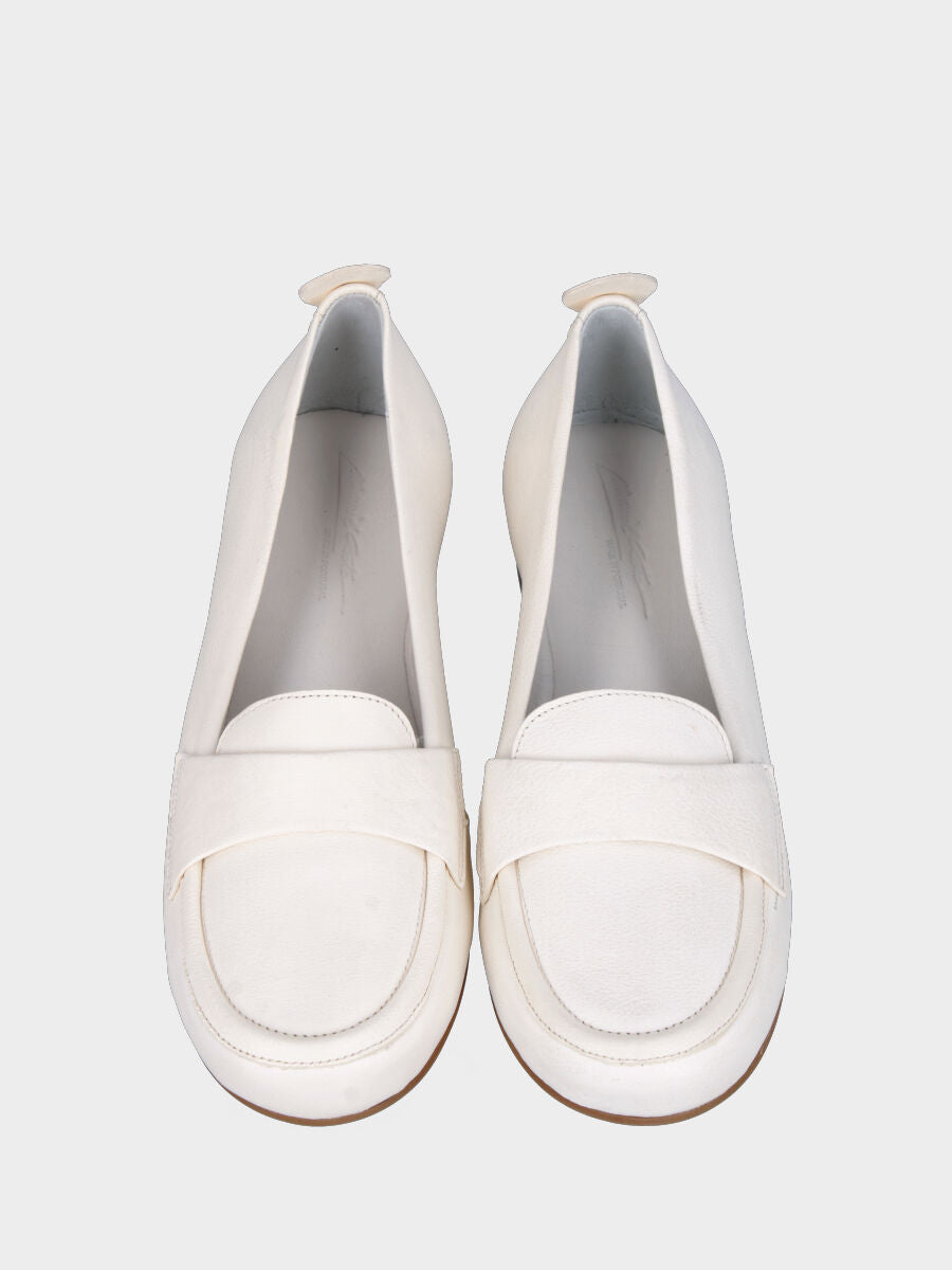 White leather moccasin with smooth strap