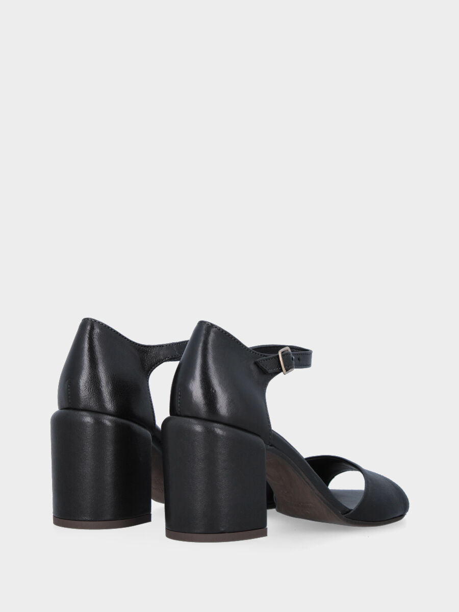 Sandalo nero in pelle con fascia