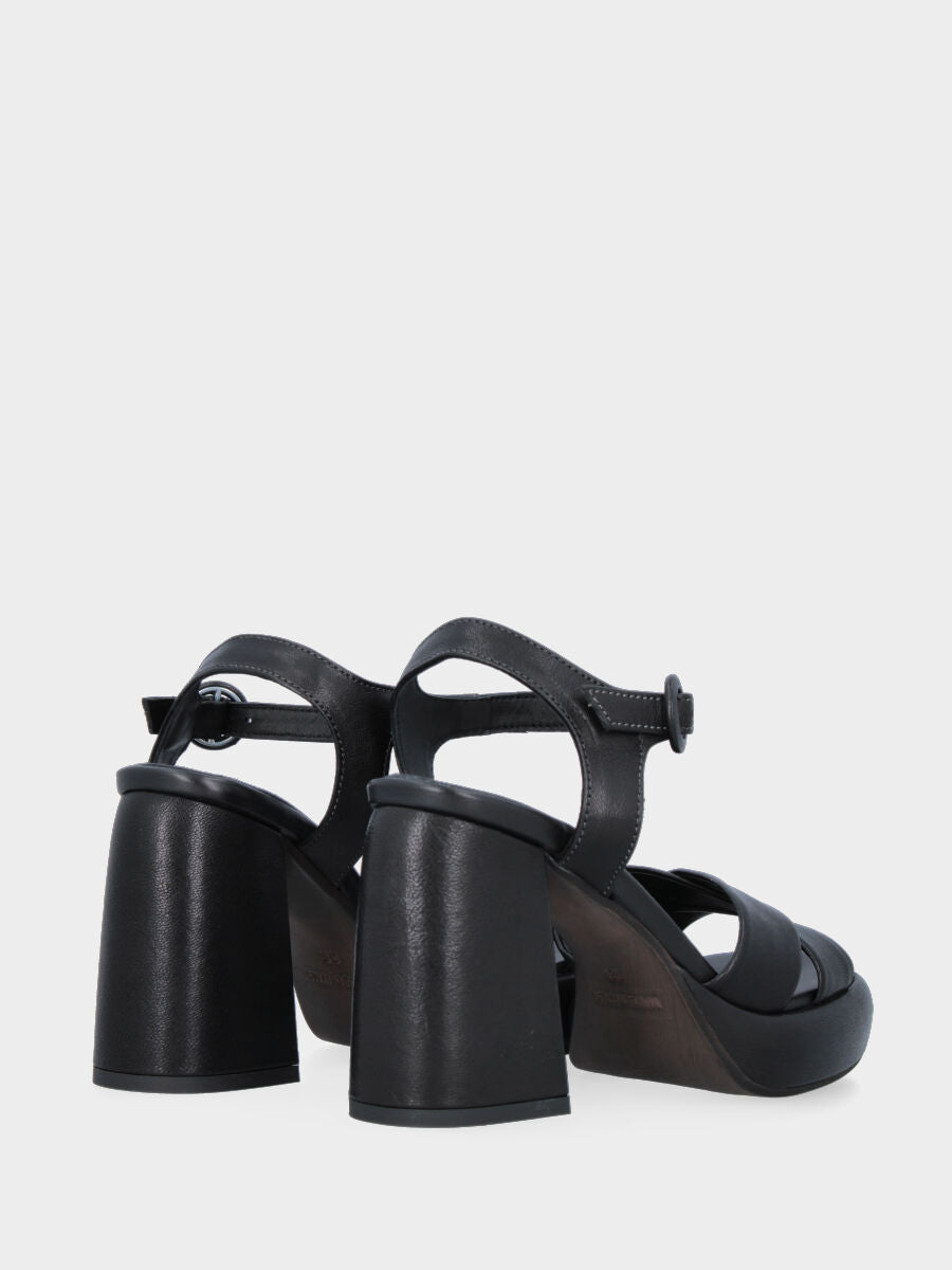 Sandalo nero in pelle con fasce incrociate