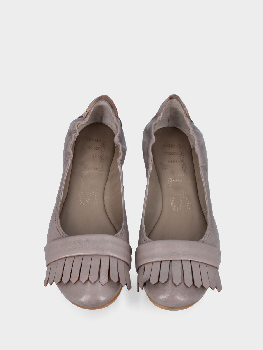 Graue Ballerina aus Leder mit Fransen