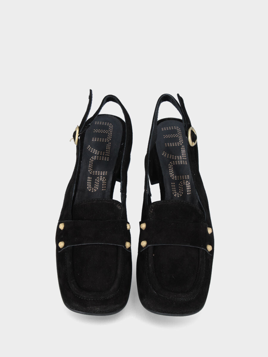 Mocassino a chanel in pelle nera con borchiette decorative