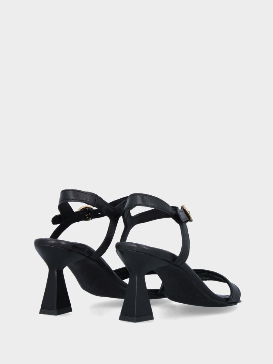 Sandalo nero in pelle con fascetta