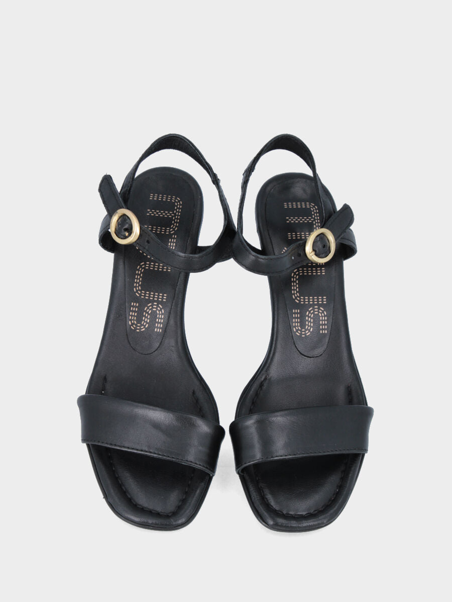 Black leather sandal with strap