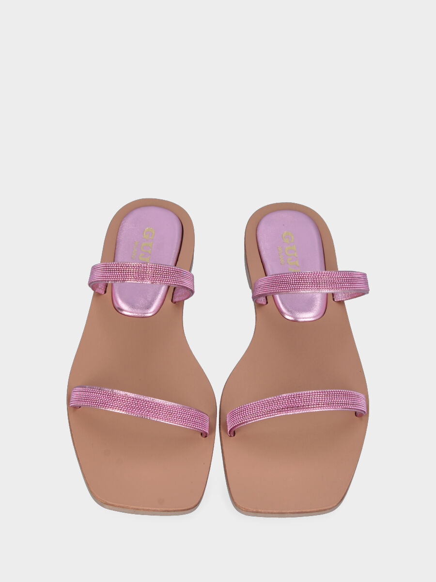 Rosa laminierte Pantoffel mit Metallnietenbändern