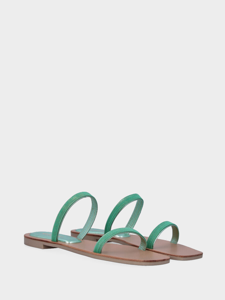Grüne laminierte Pantoffel mit Metallnietenbändern
