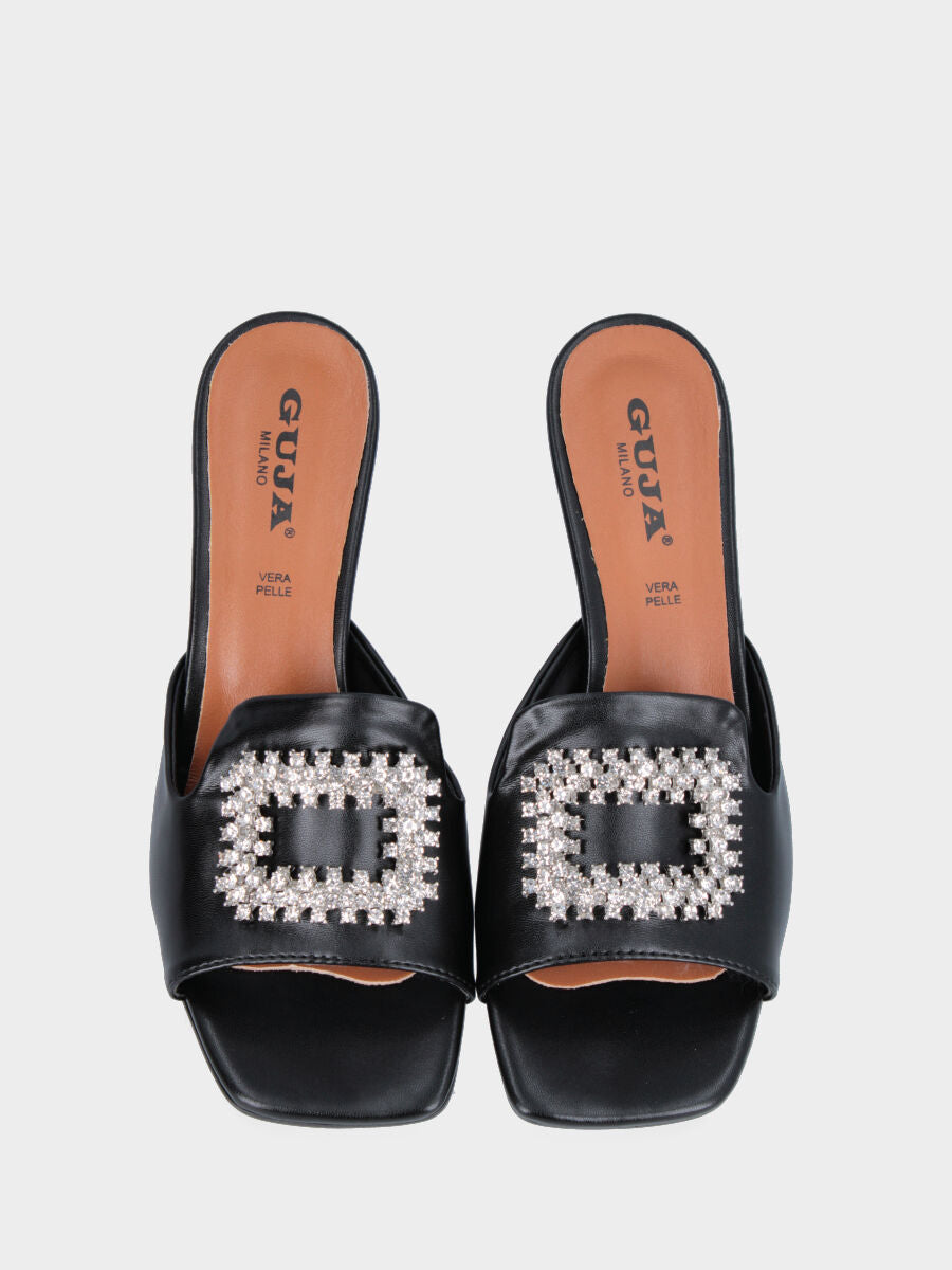 Ciabattina nera in pelle con accessorio con cristalli