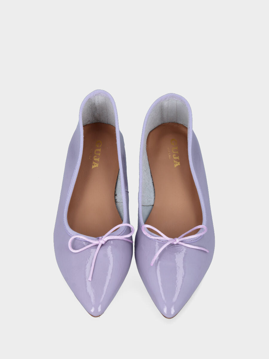 Purple ballet flat in shiny leather with lace