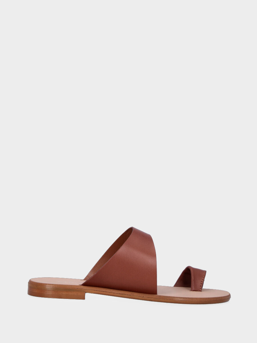 Ciabattina marrone in pelle con fasce asimmetriche