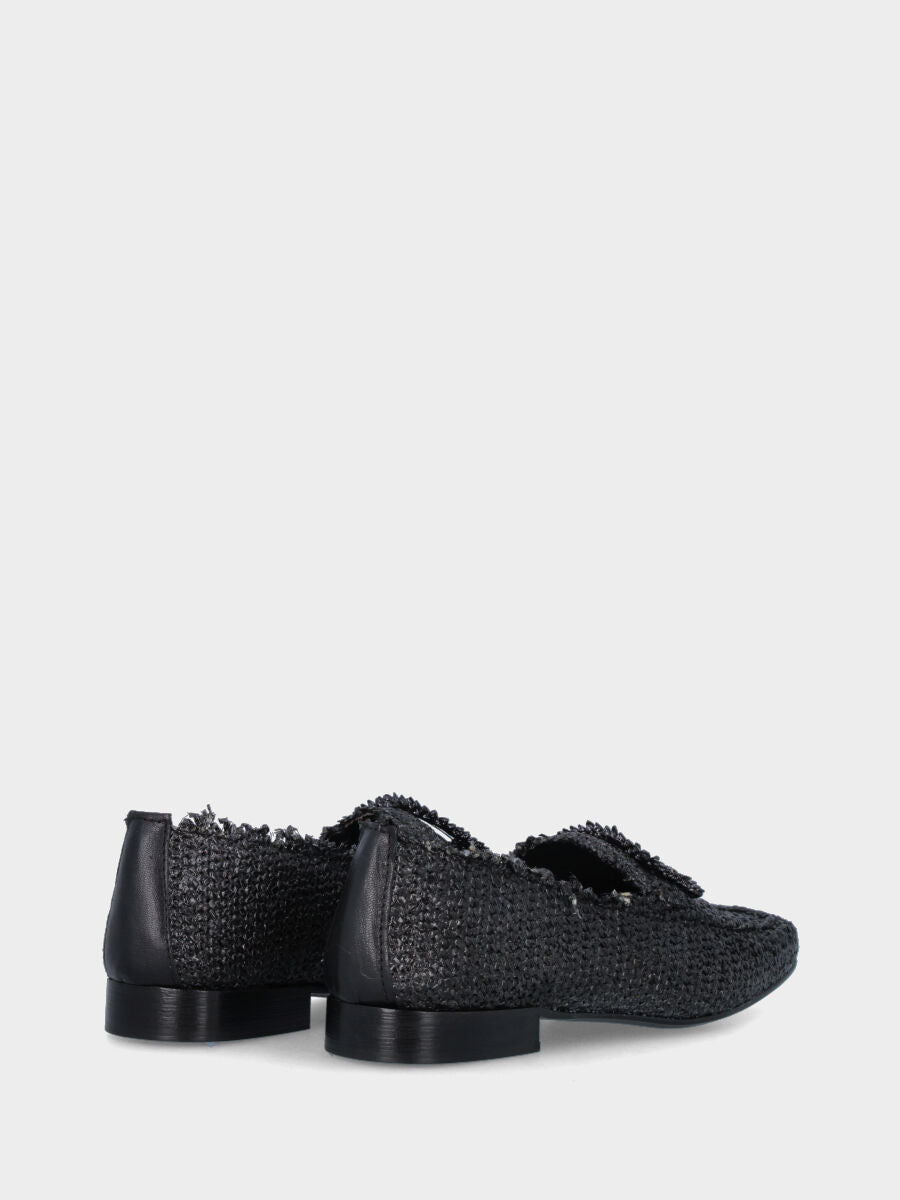 Mocassin noir en fibres naturelles avec accessoire bijou