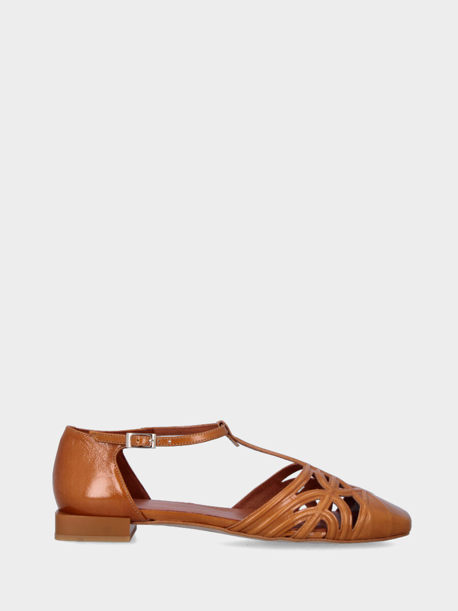 Ballerina aus Lackleder mit geflochtenen Riemchen