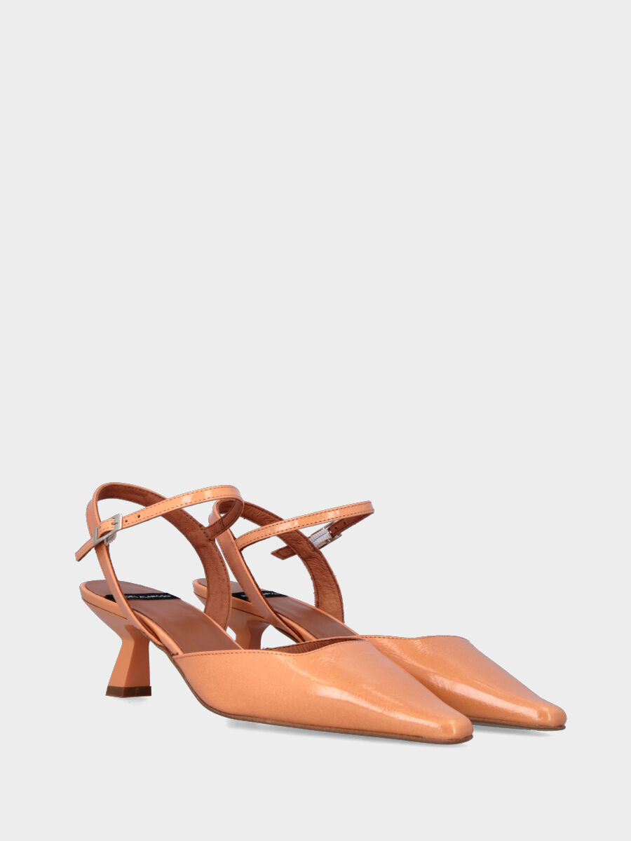 Escarpin slingback orange en vernis à bout pointu effilé