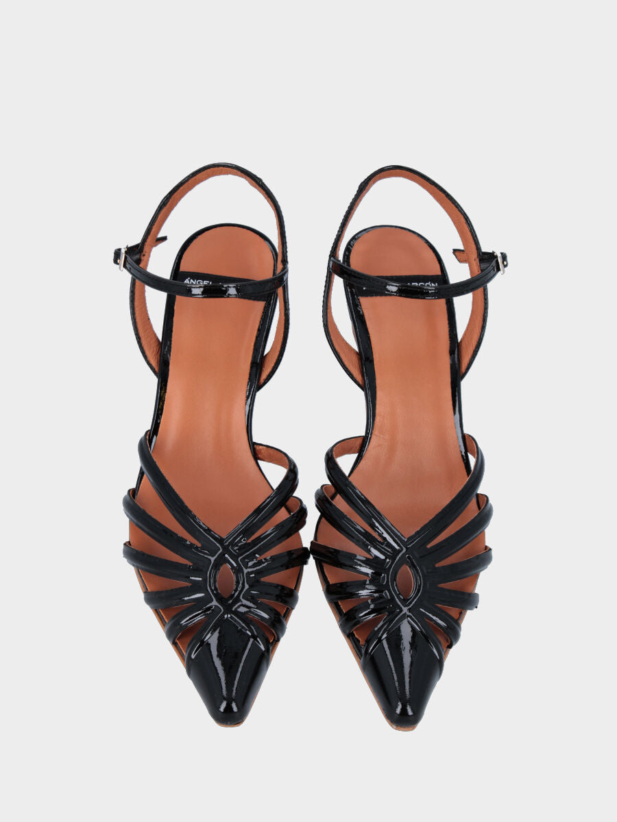 Schwarzer Lack-Sandalette mit gewölbten Riemchen