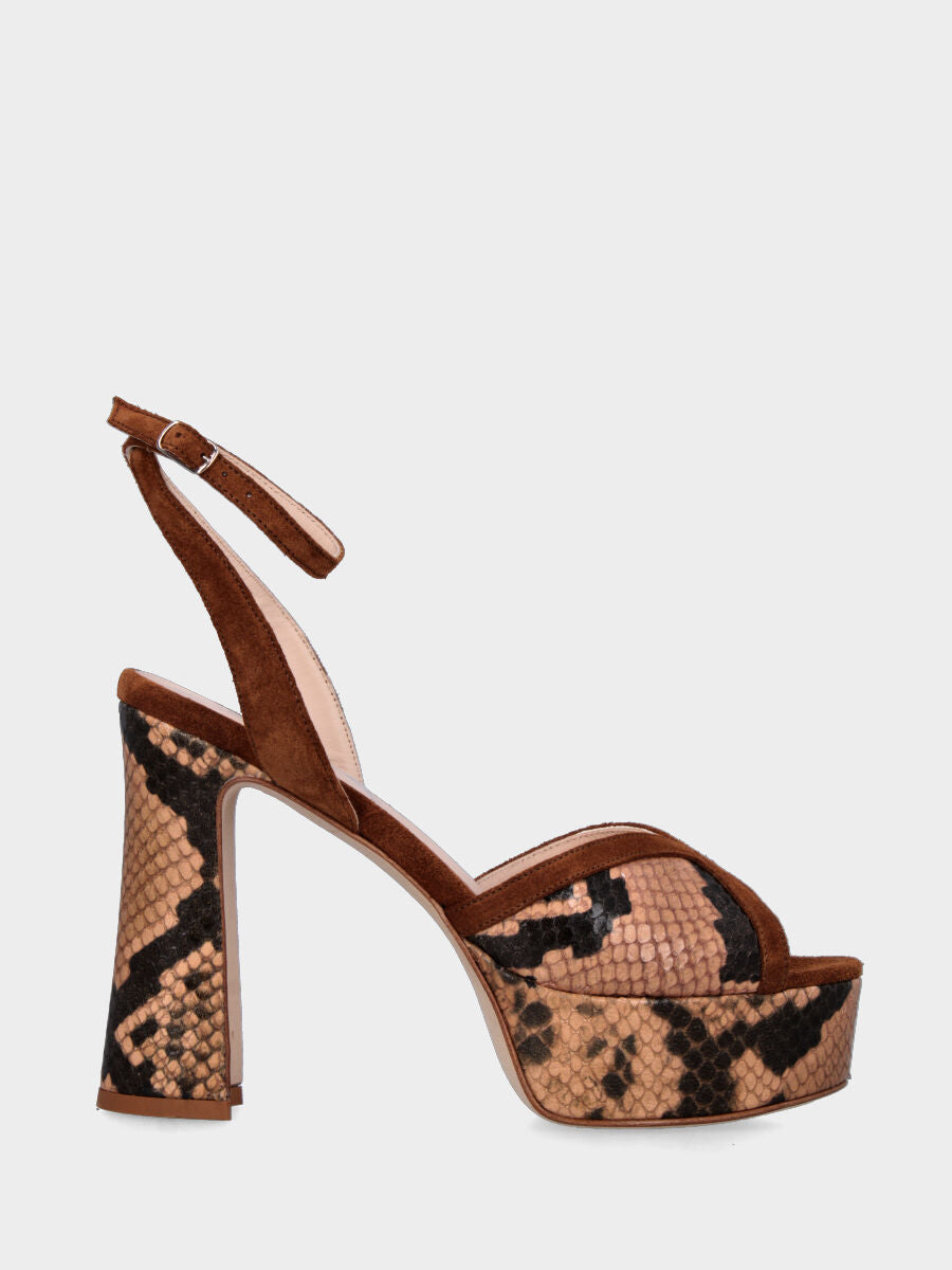 Sandalo marrone in stampa pitone con maxi plateau