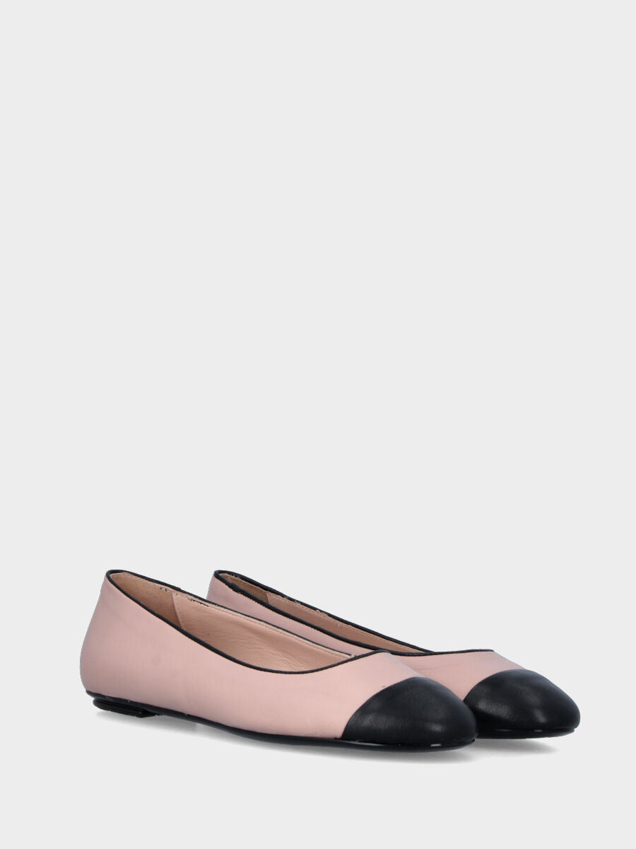 Ballerina in Nappaleder mit schwarzer Spitze