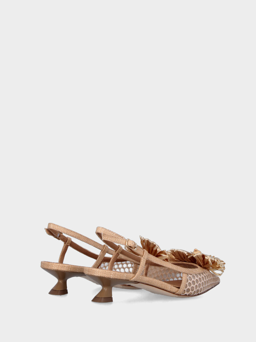 Slingback beige in rafia con tomaia a rete e fiore decorativo