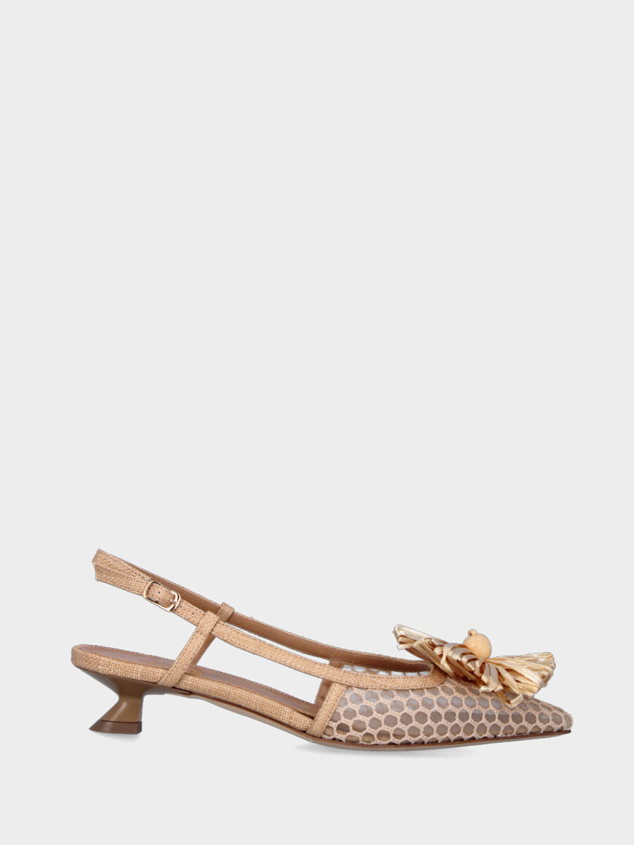 Slingback beige in rafia con tomaia a rete e fiore decorativo