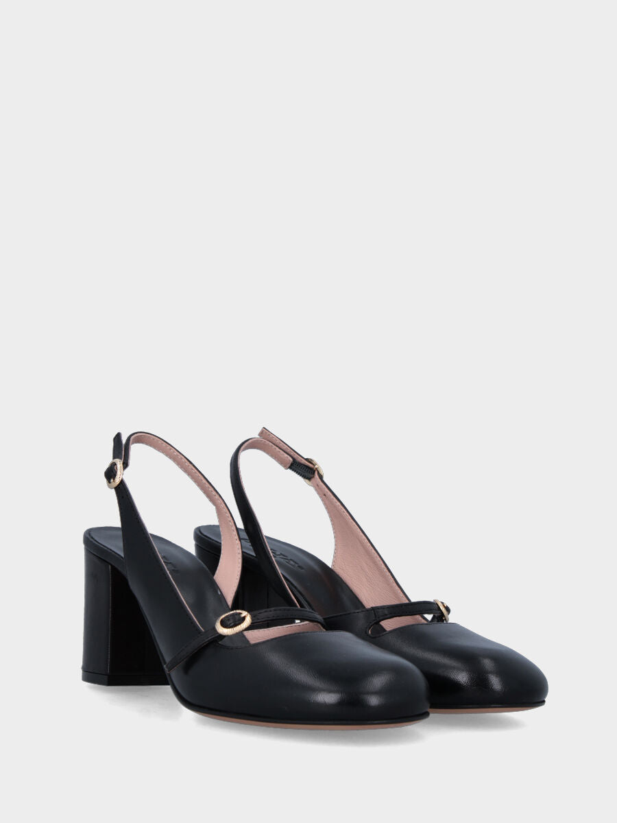 Slingback nera in pelle a punta tonda e tacco largo