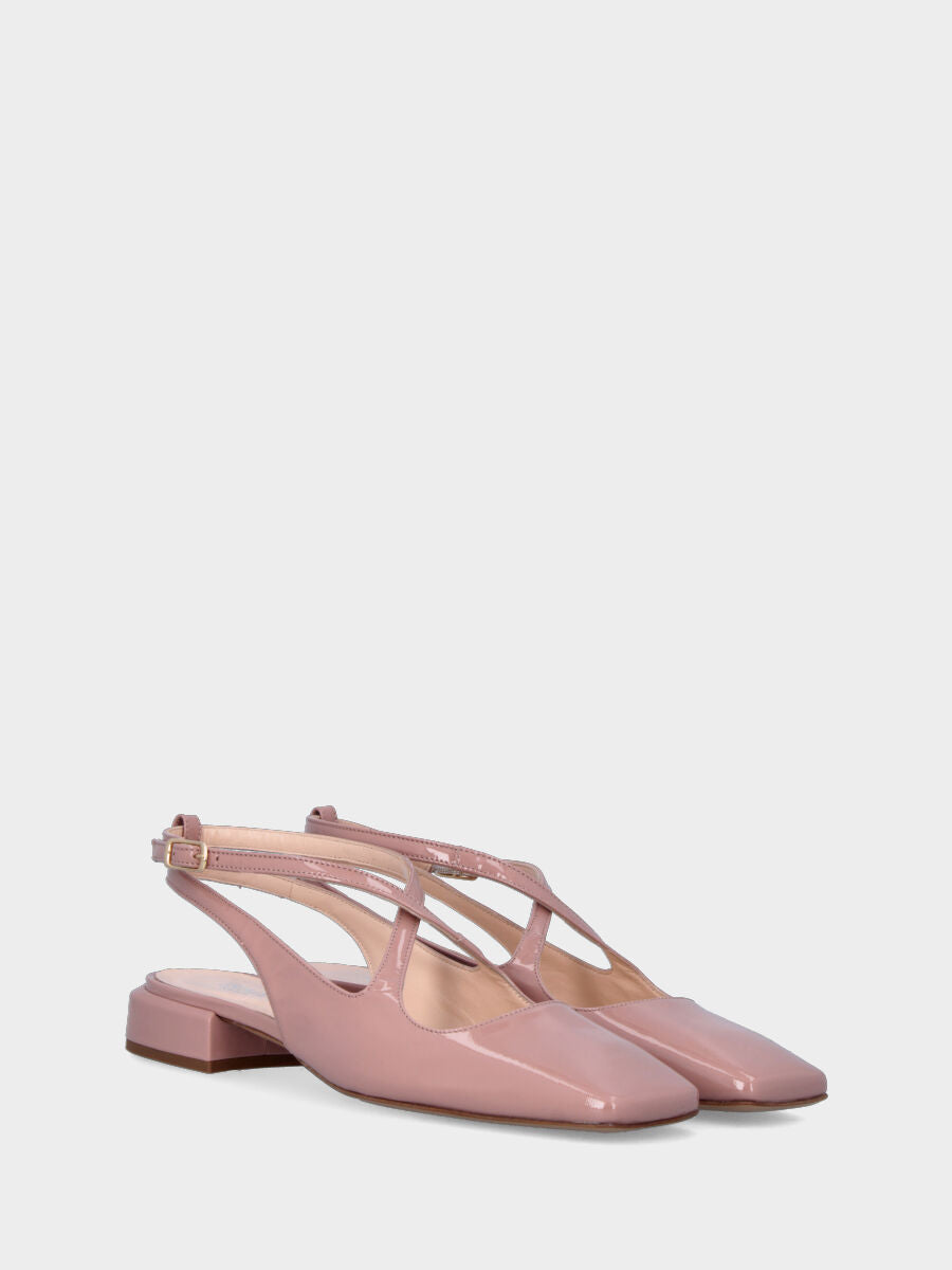 Slingback nude in vernice con cinturini incrociati a punta quadrata