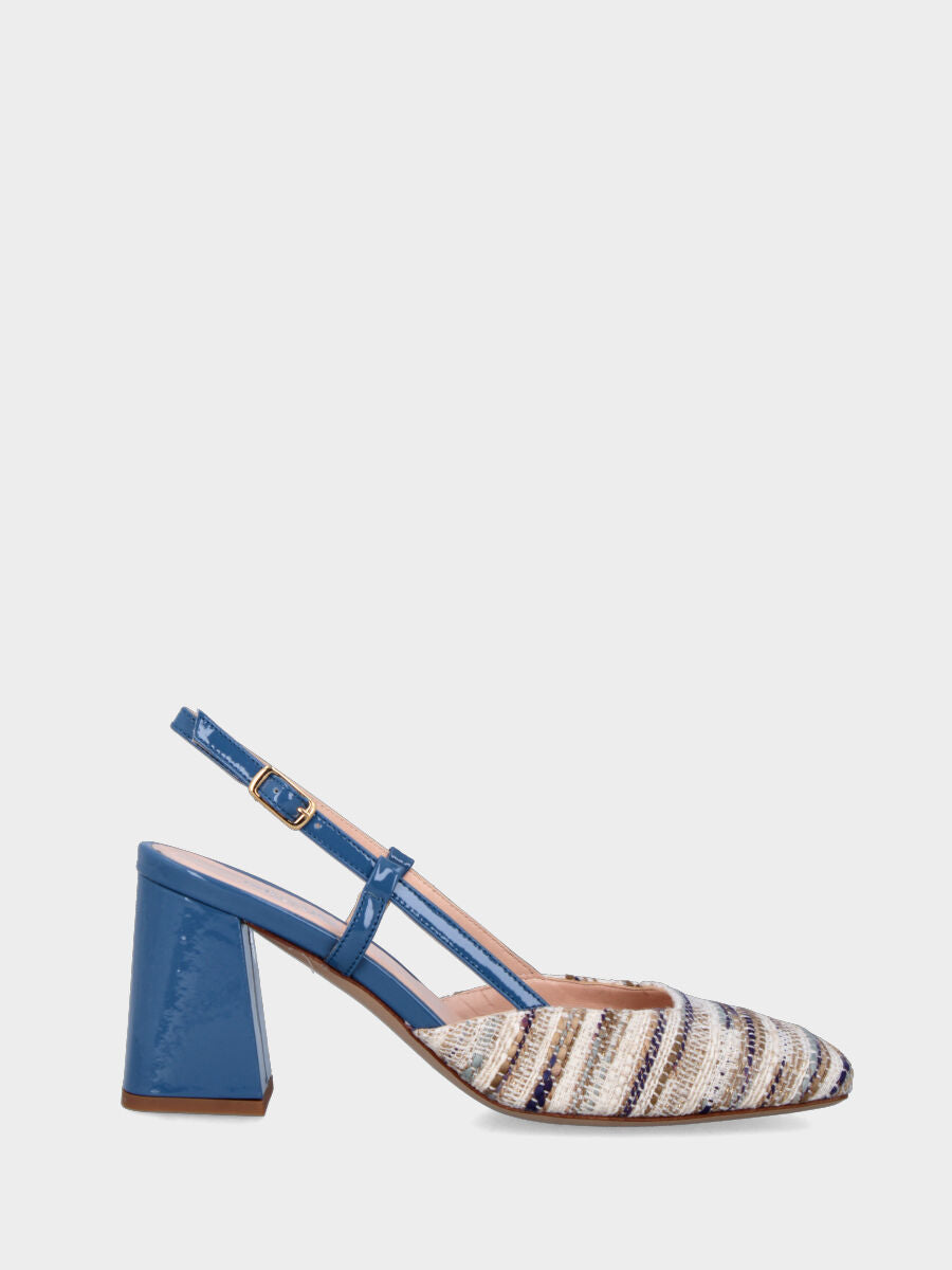 Slingback blu in vernice con tomaia in raffia