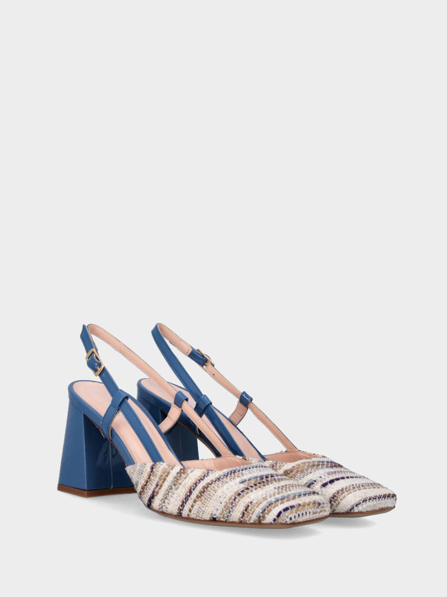 Slingback blu in vernice con tomaia in raffia