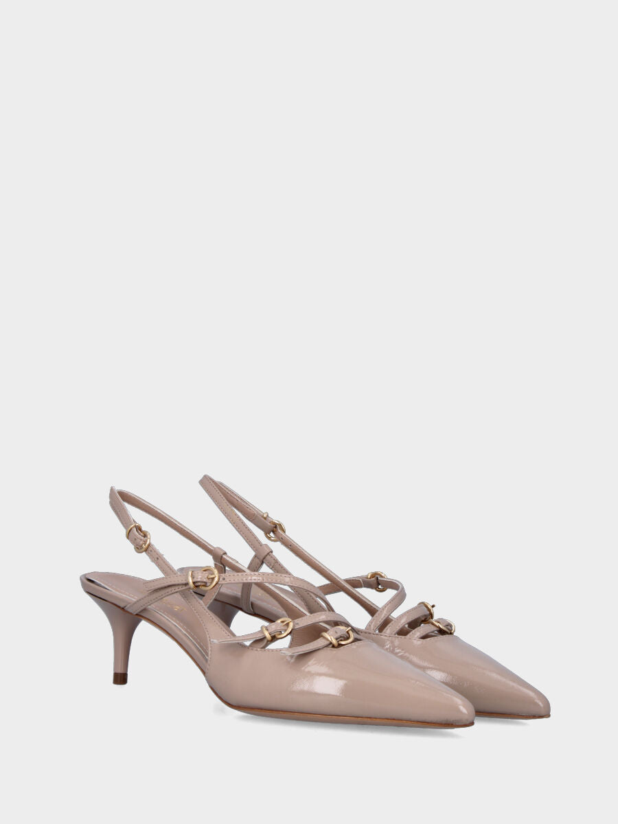 Slingback beige in naplak con fibbie decorative