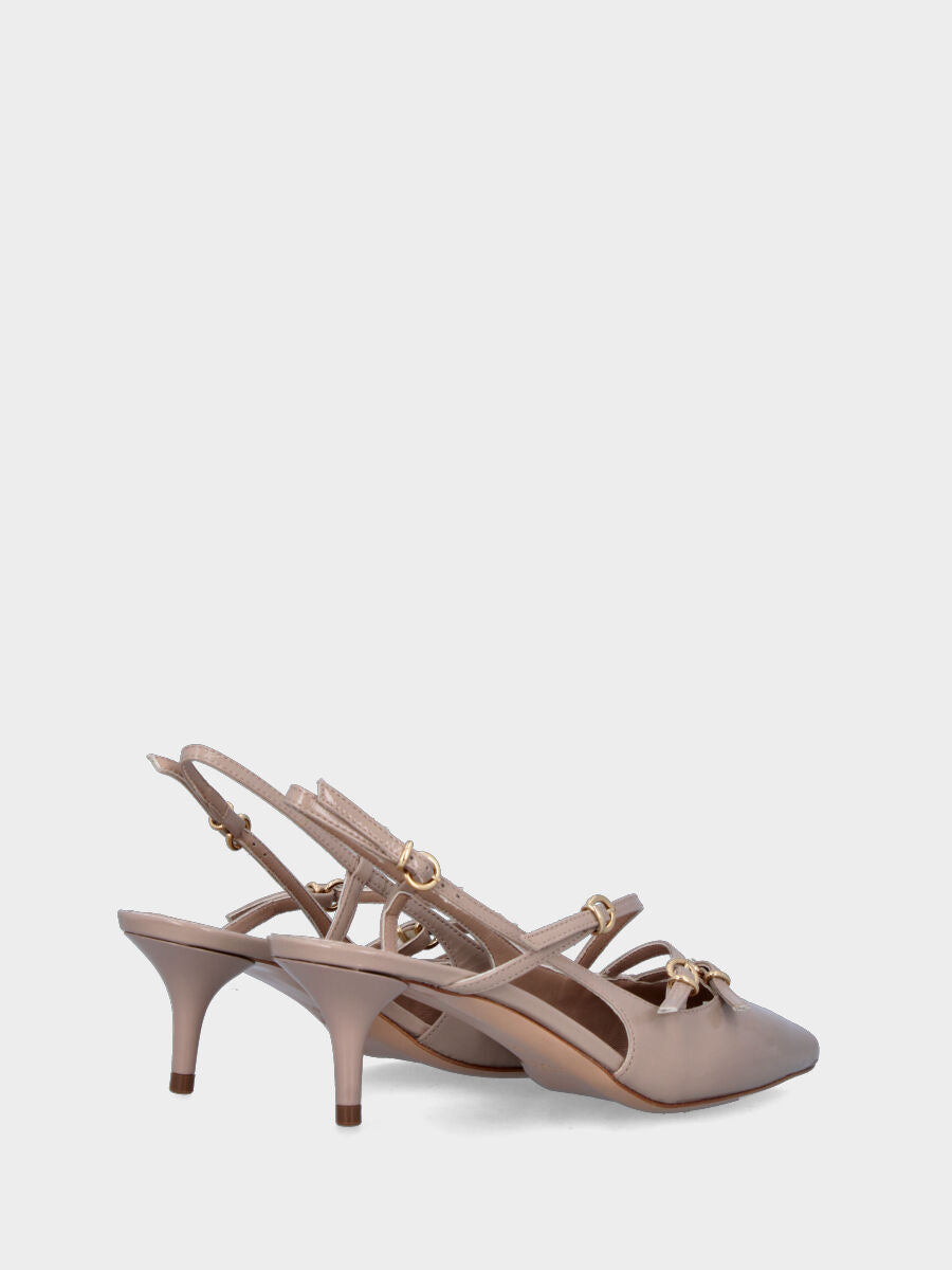 Slingback beige in naplak con fibbie decorative