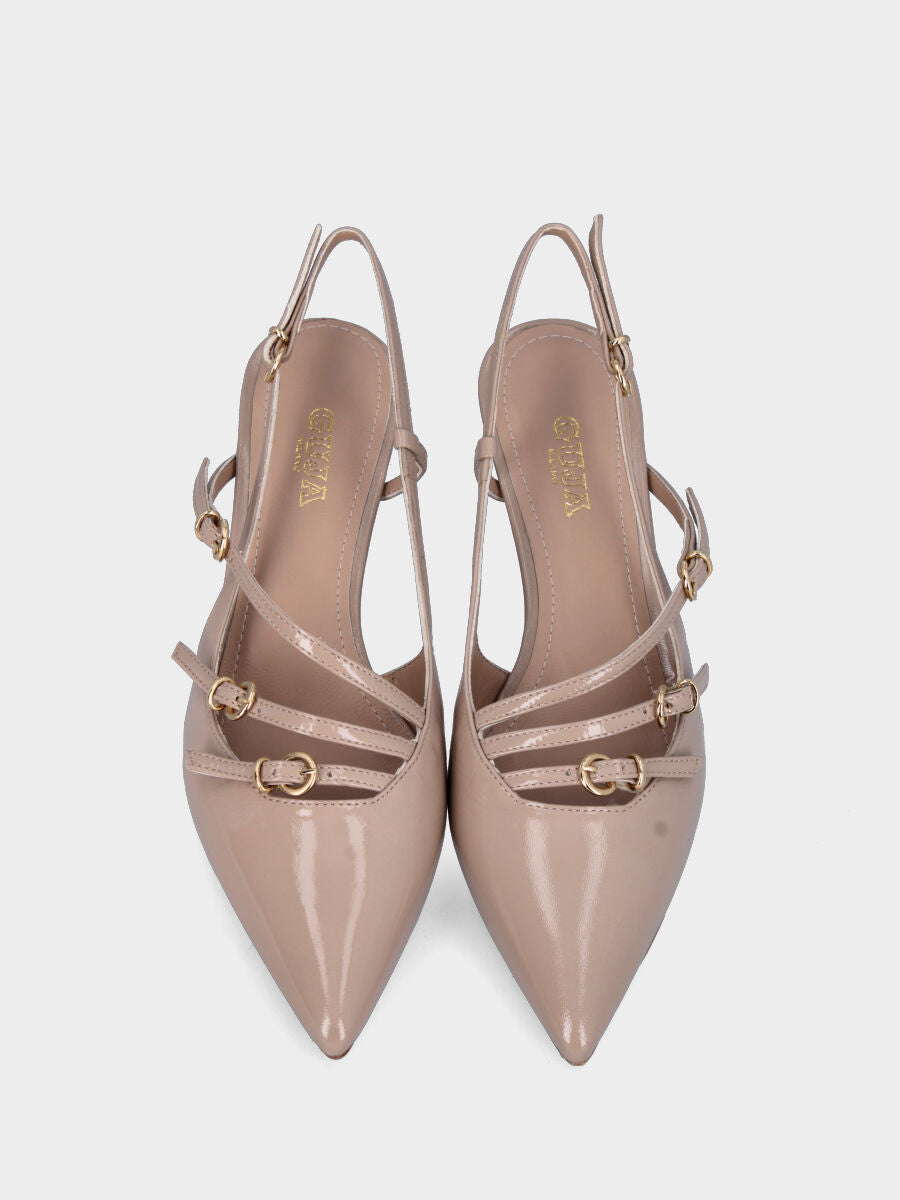 Slingback beige in naplak con fibbie decorative