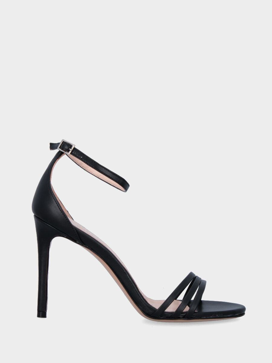 Black leather sandal with triple strap