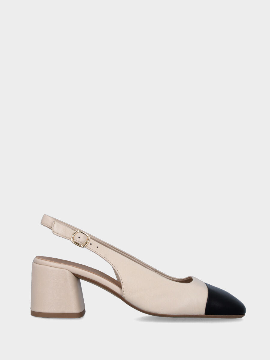 Escarpin slingback beige en cuir avec embout noir et talon large