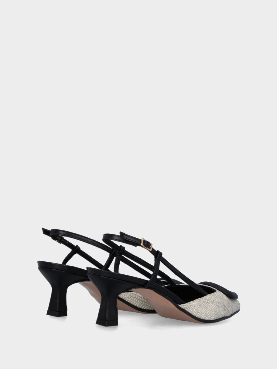Slingback nera in tessuto a punta sfilata con accessorio geometrico