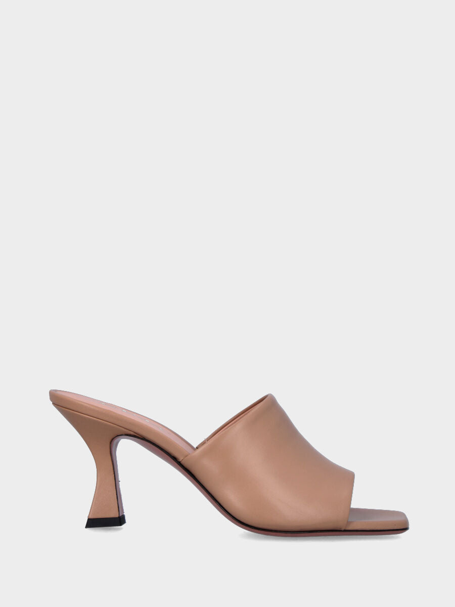 Ciabattina beige in pelle con fascia e tacco incavato