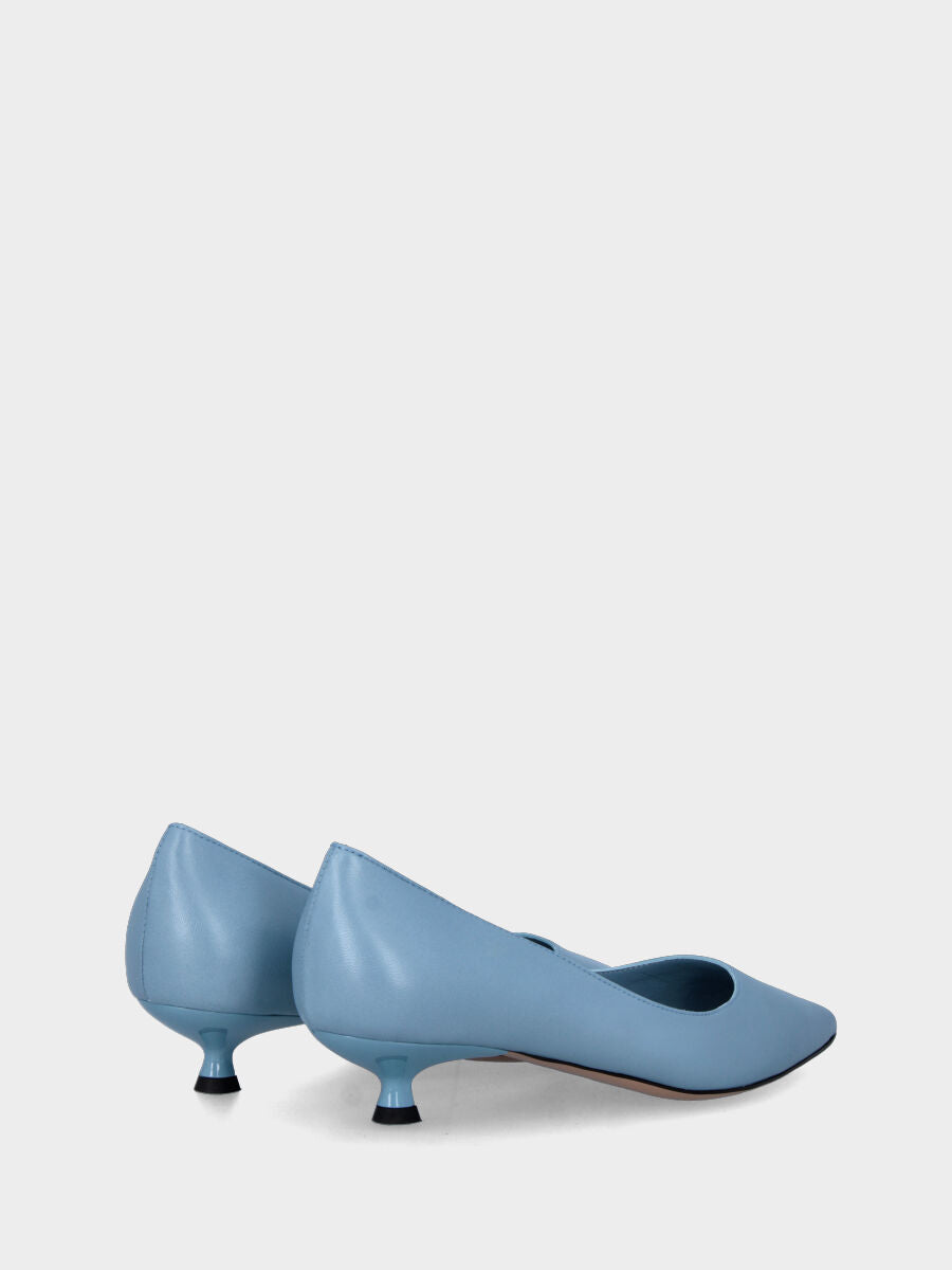 Décolleté azzurra in pelle con tacco a rocchetto