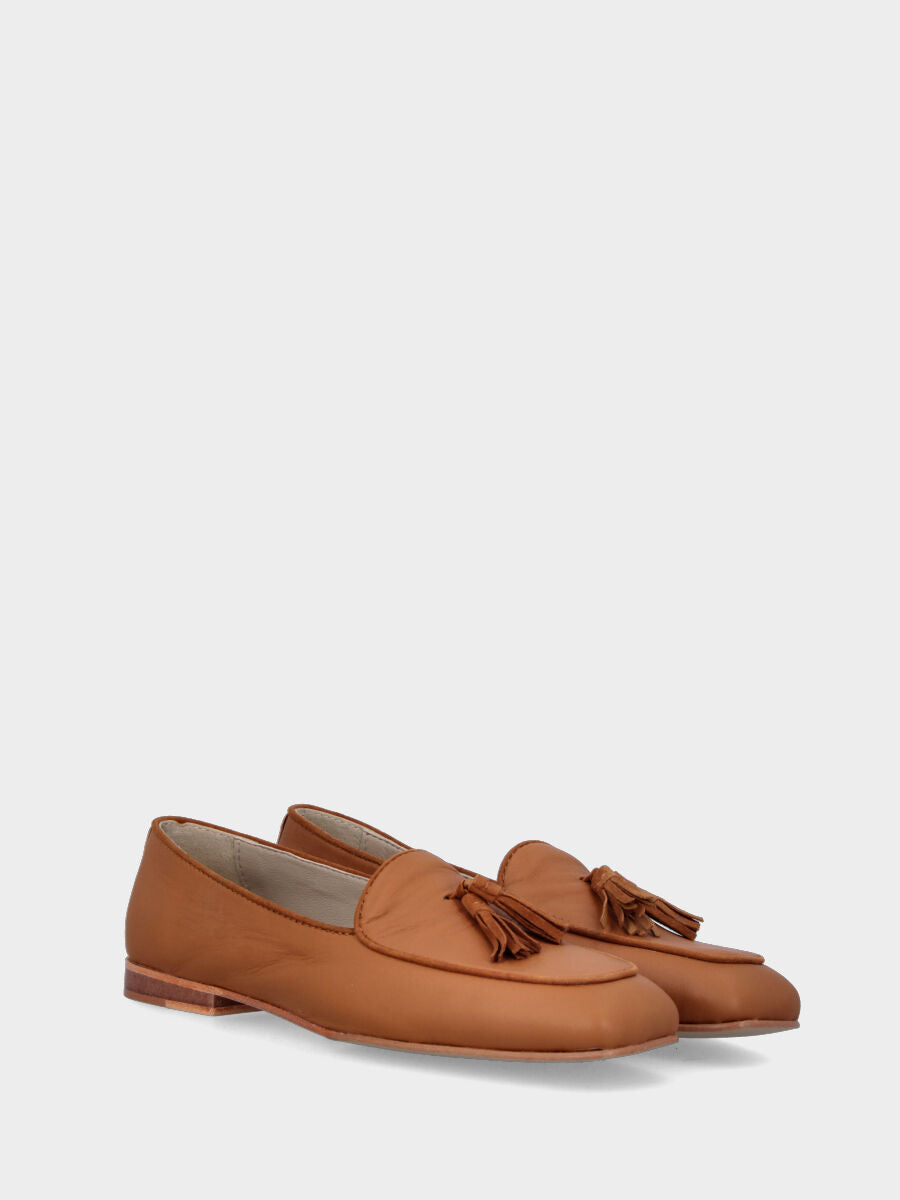 Sandalo monoblocco in vitello rosso con fascia ripiegata
