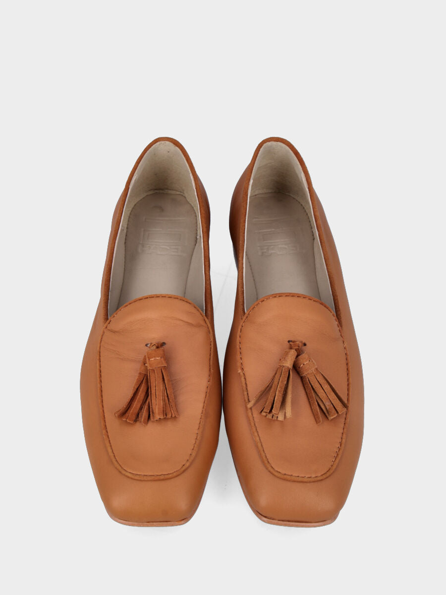Sandalo monoblocco in vitello rosso con fascia ripiegata