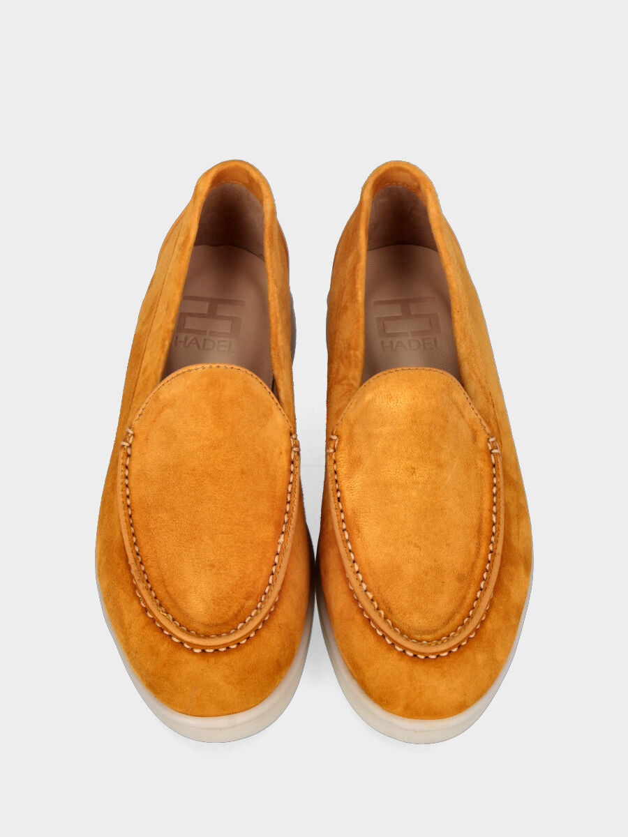 Sandalo monoblocco in vitello rosso con fascia ripiegata